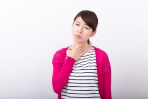 喉の異物感・刺すような痛みは口内炎？考えられる原因とは？