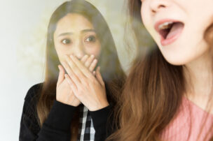 口臭の原因とは？考えられる理由・セルフケアの限界・歯科でできる対策を解説